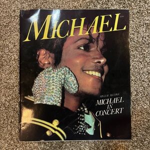 Michael Jackson Special Section Michael in Concert 1984 13"x11" Book Booklet